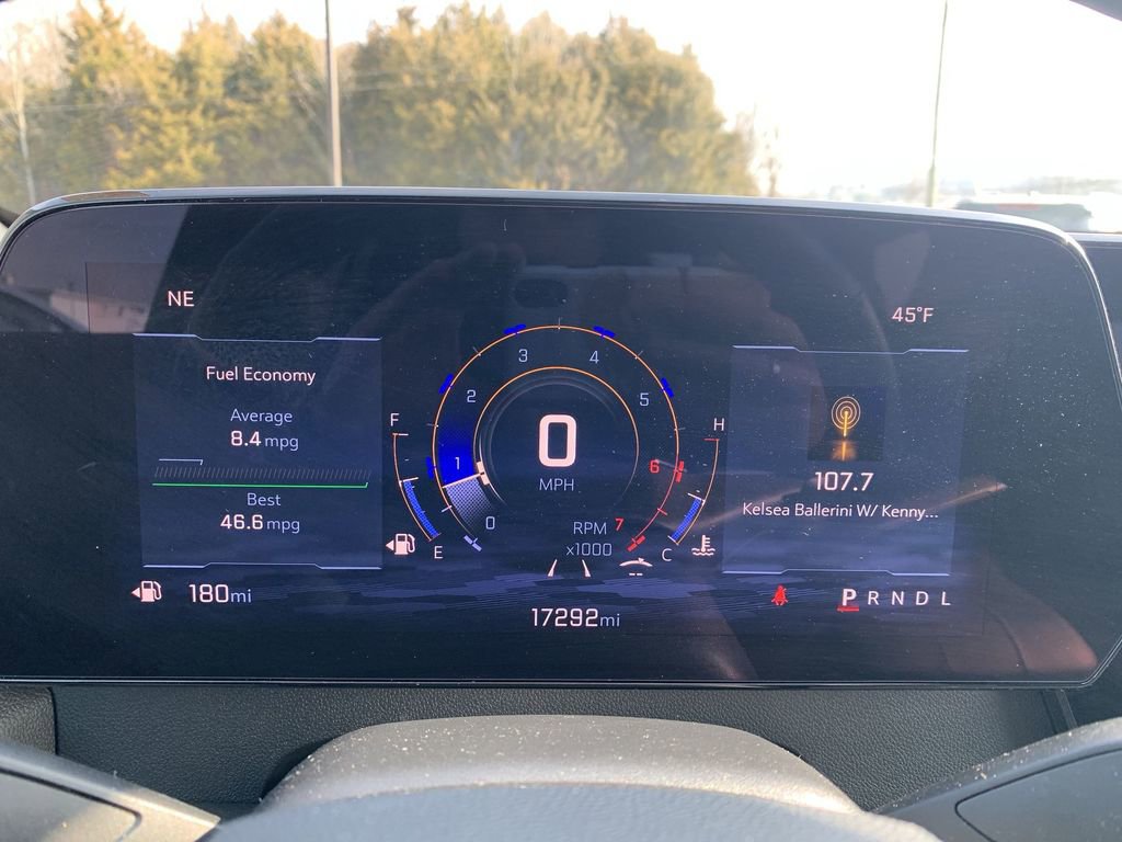 Used 2025 Chevrolet Traverse LT image 10