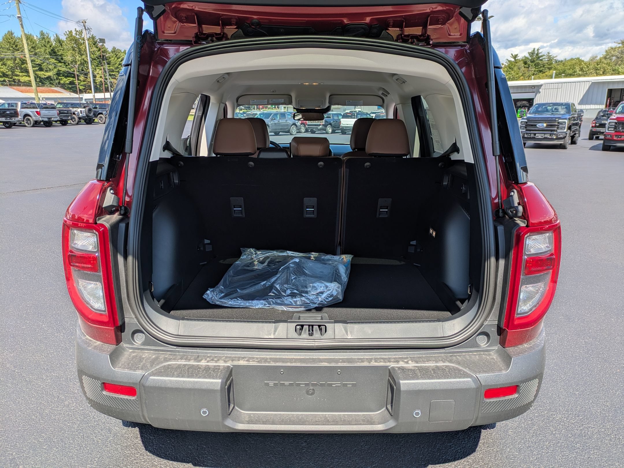 New 2026 Ford Bronco Sport Outer Banks w/ Outer Banks Tech Package+ AWD/4WD image 8