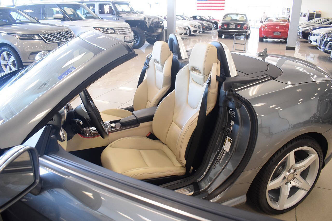 Used 2016 Mercedes-Benz SLK 300 image 31