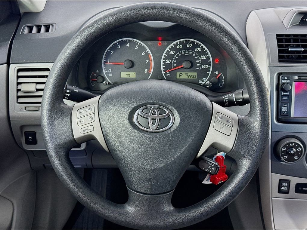 Used 2013 Toyota Corolla LE image 33