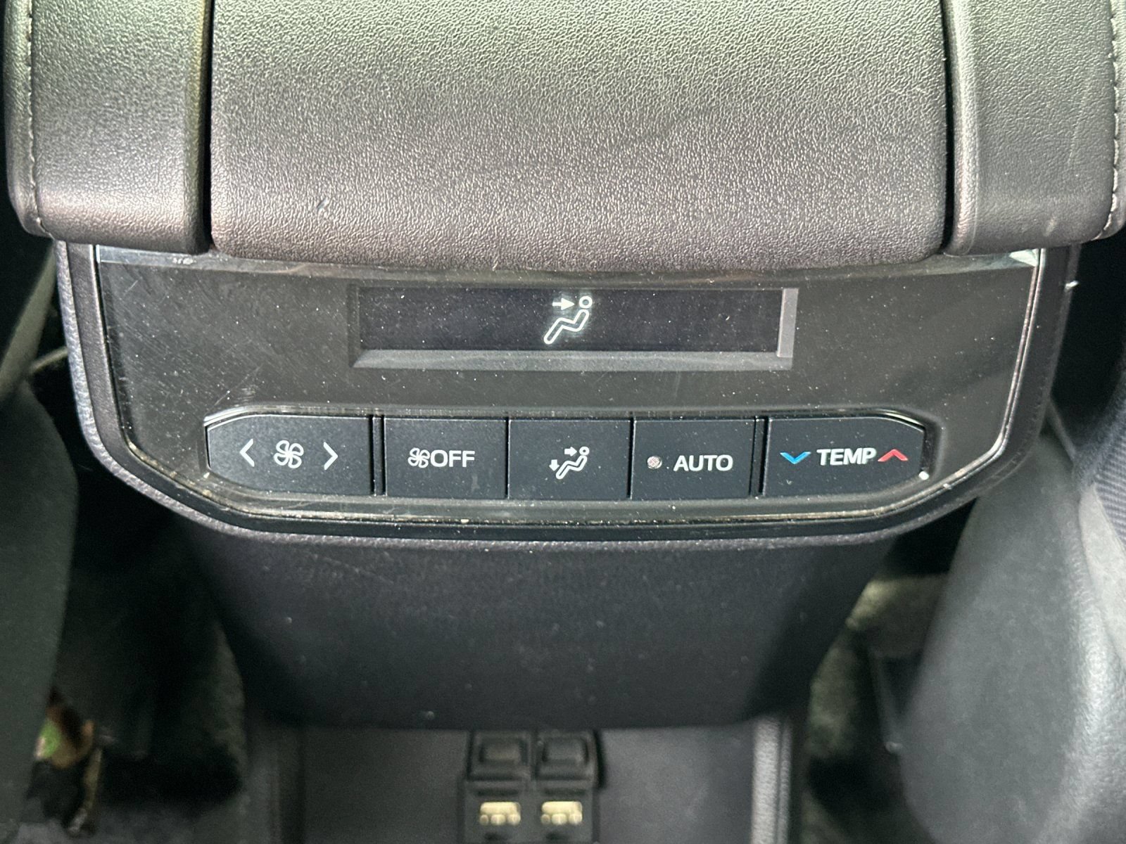 Used 2021 Toyota Highlander LE AWD/4WD image 16