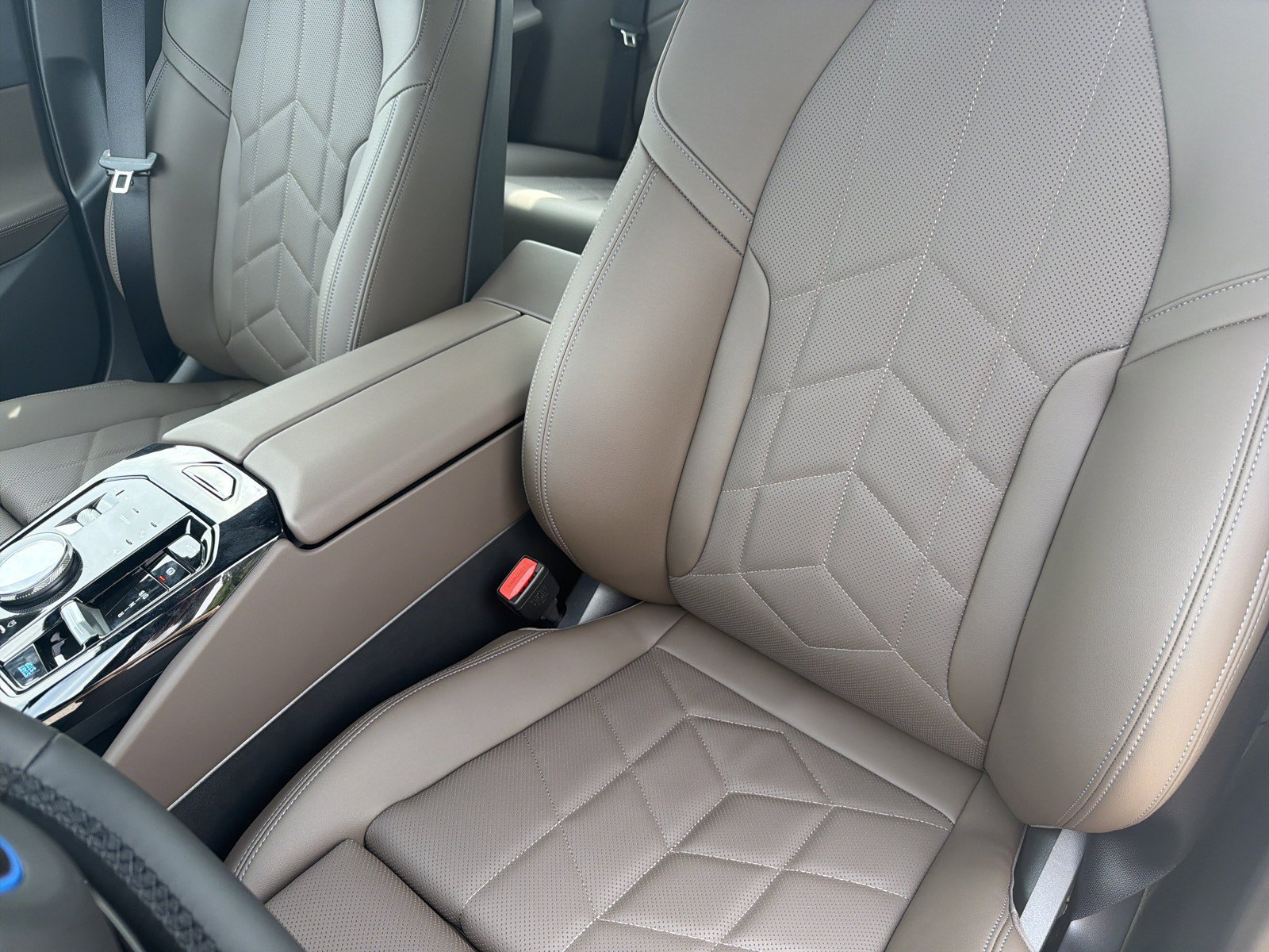 New 2027 BMW i5 eDrive40 w/ Premium Package RWD image 24
