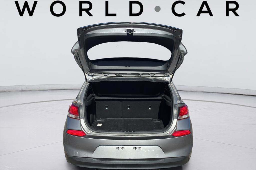 Used 2020 Hyundai Elantra GT image 36