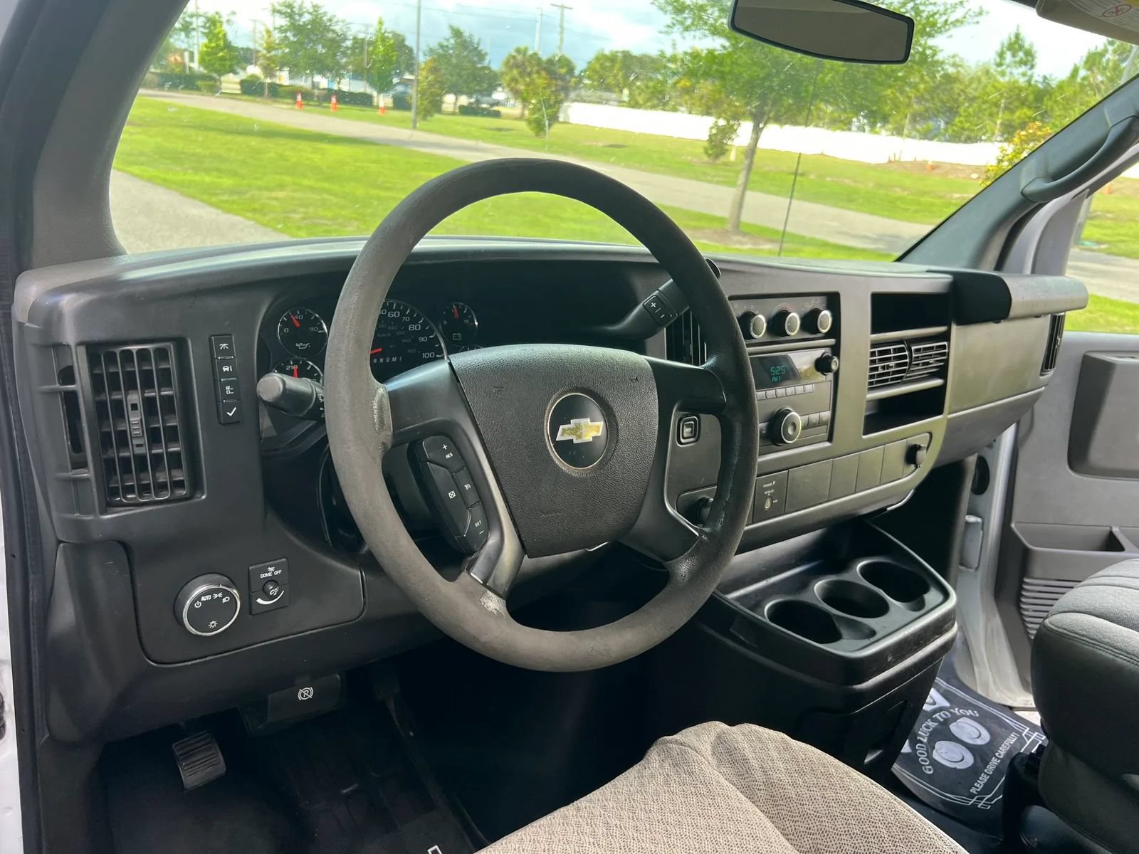 Used 2014 Chevrolet Express 2500 Extended RWD image 9