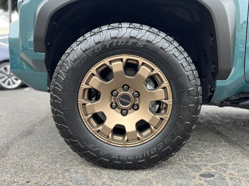 Certified 2025 Toyota 4Runner TRD Off-Road AWD/4WD image 9