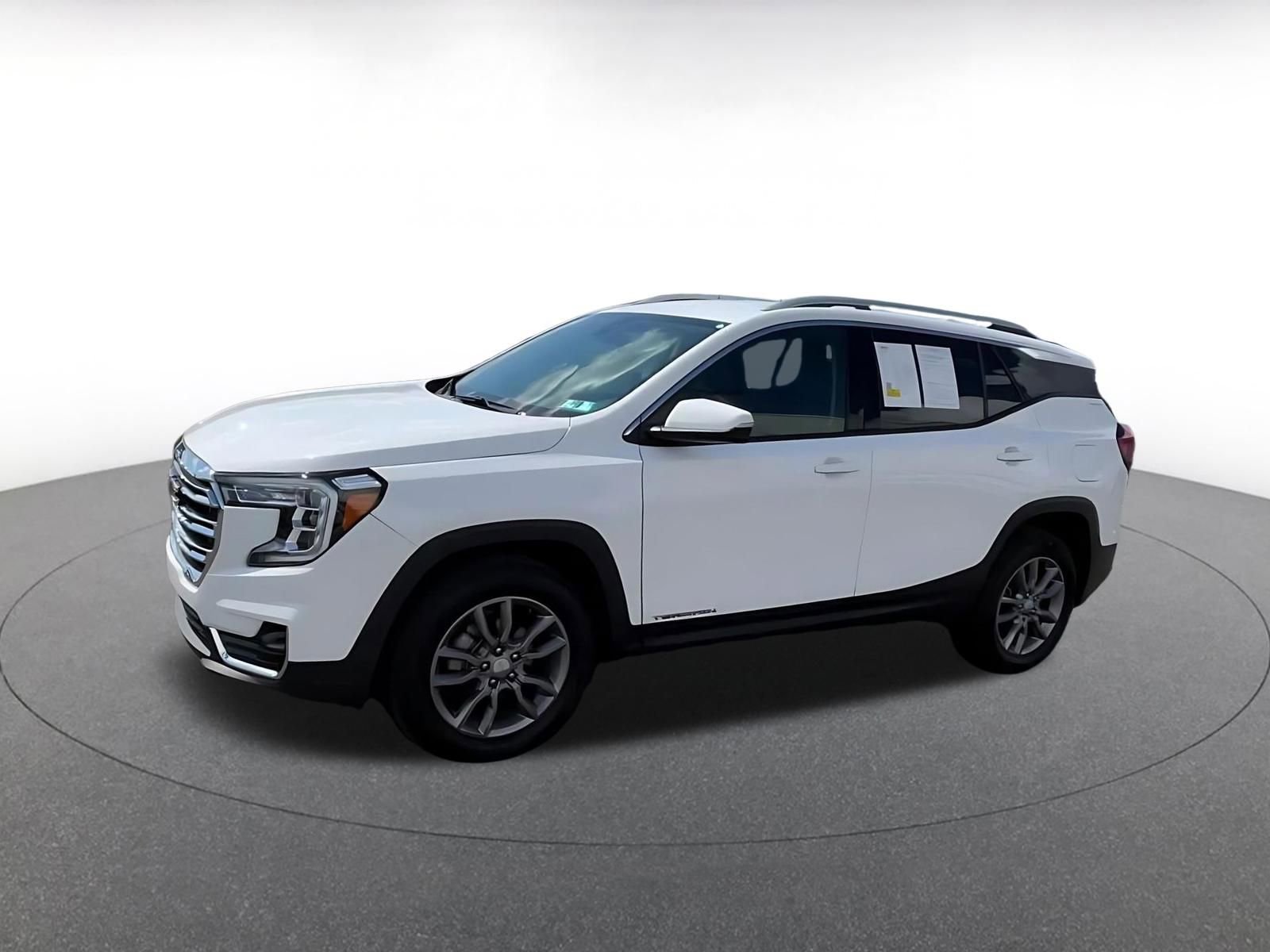 Used 2024 GMC Terrain SLT AWD/4WD image 7