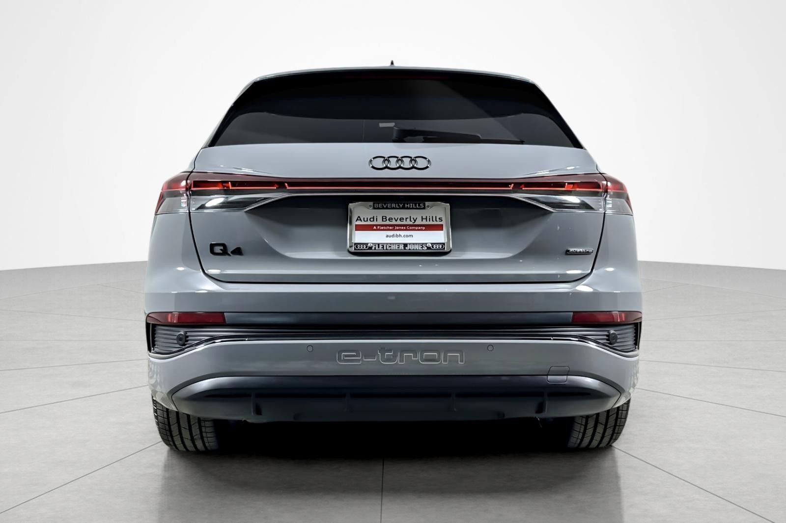 Used 2024 Audi Q4 e-tron Premium Plus w/ Premium Plus image 4