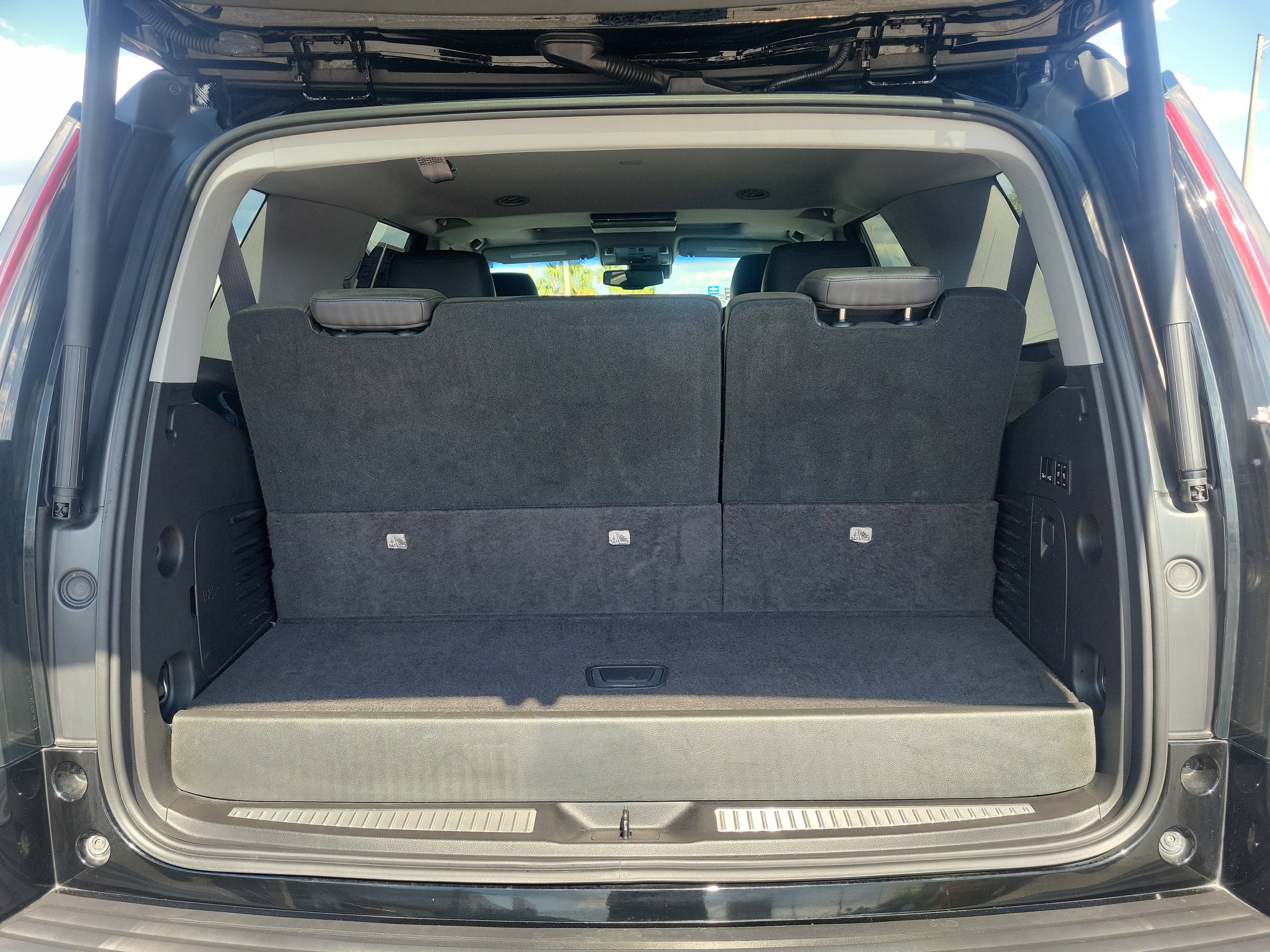 Used 2016 Cadillac Escalade Premium AWD/4WD image 9