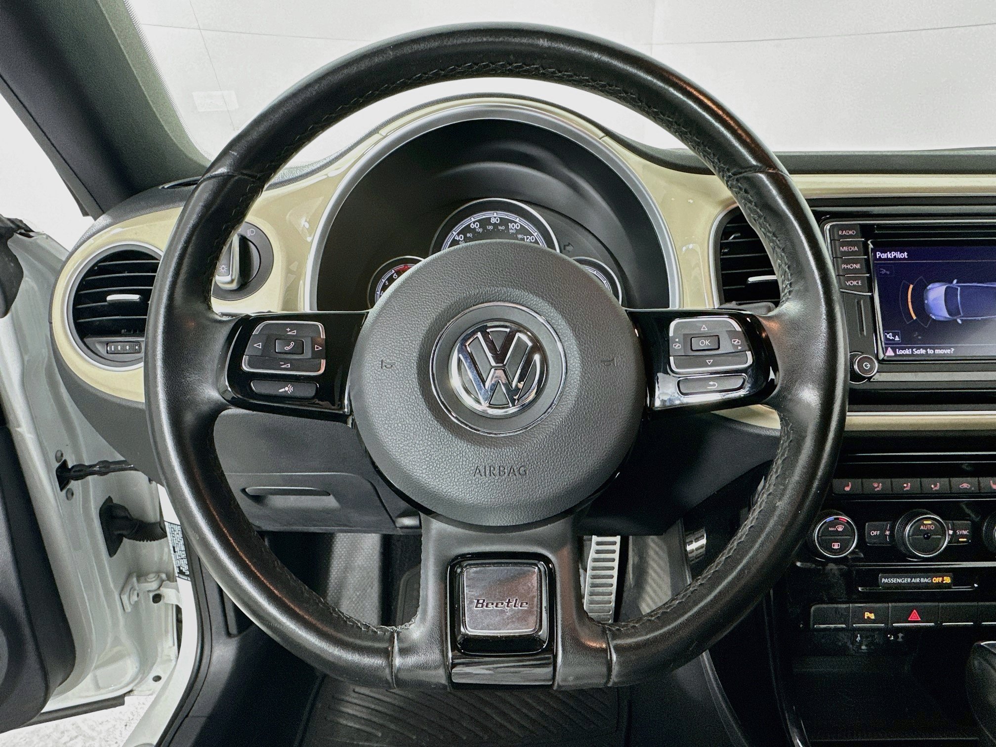Used 2019 Volkswagen Beetle 2.0T S FWD image 11