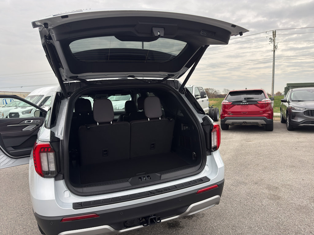 New 2026 Ford Explorer Platinum image 18