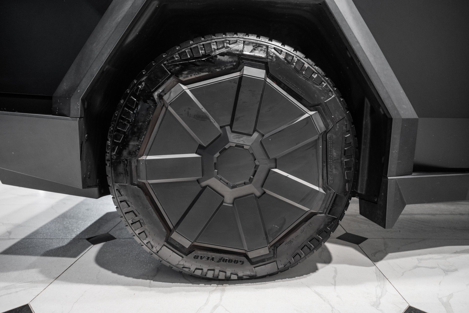 Used 2024 Tesla Cybertruck Cyberbeast AWD/4WD image 13