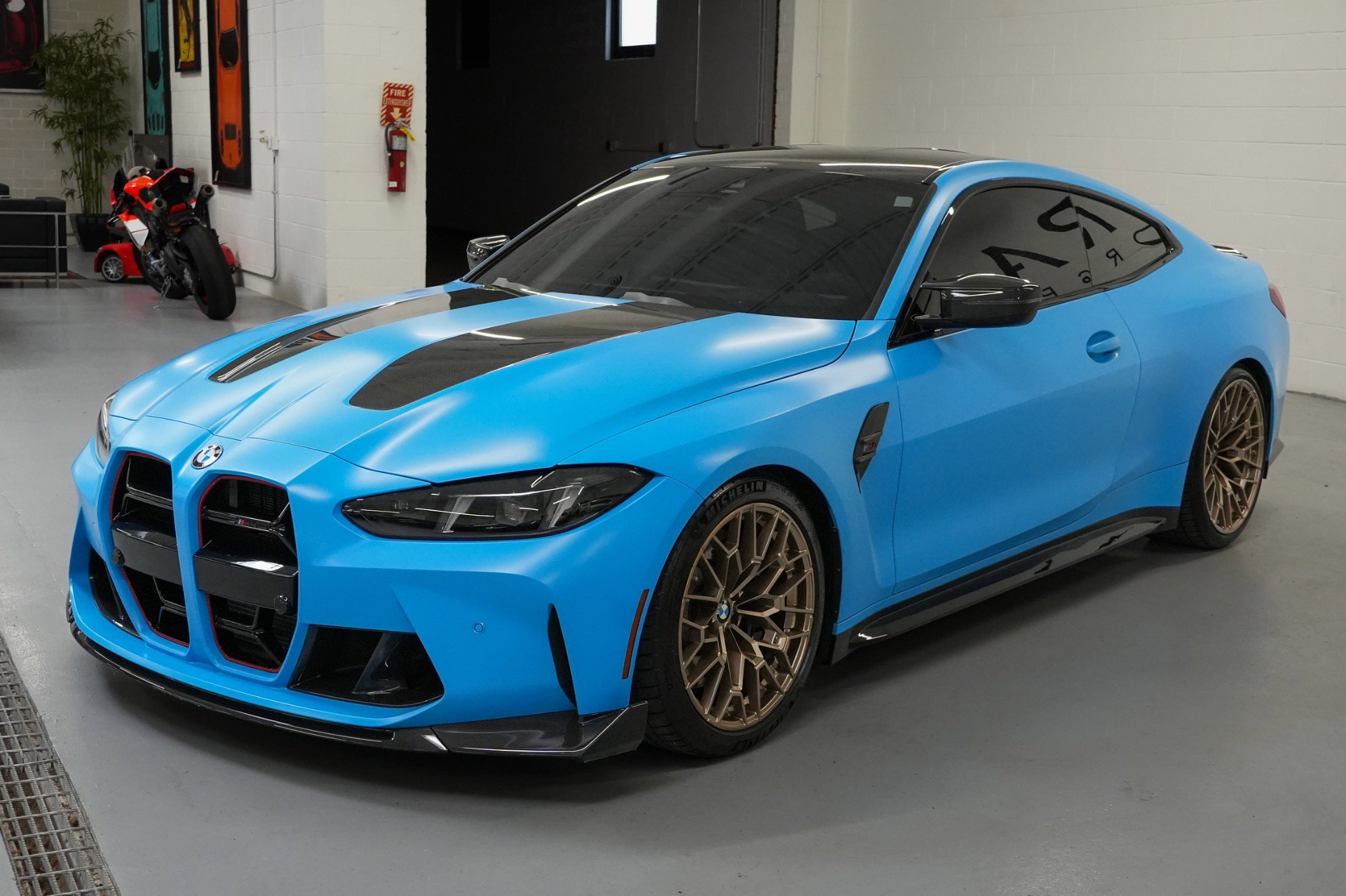 Used 2025 BMW M4 CS AWD/4WD image 9