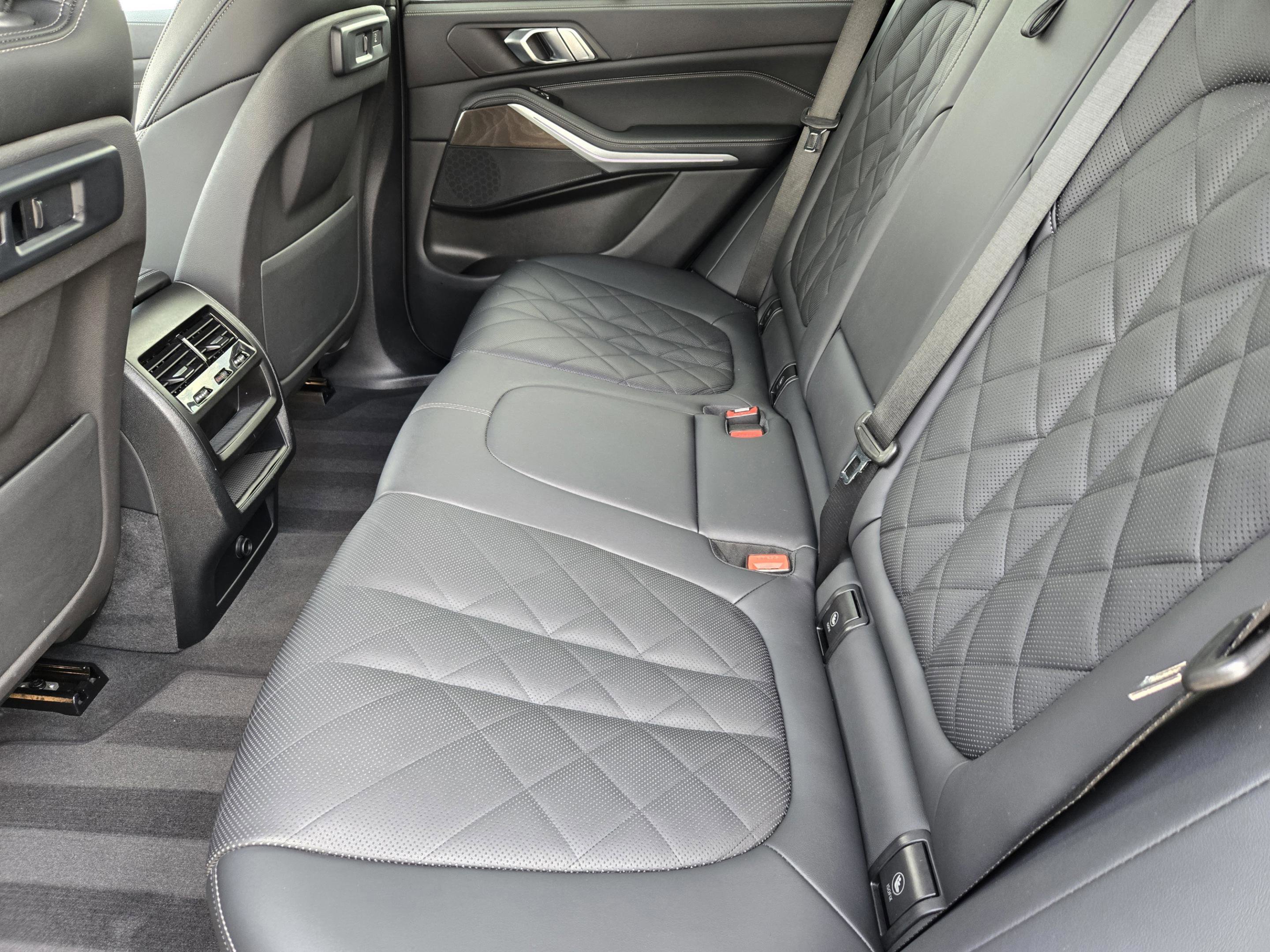 Used 2023 BMW X5 xDrive45e image 26