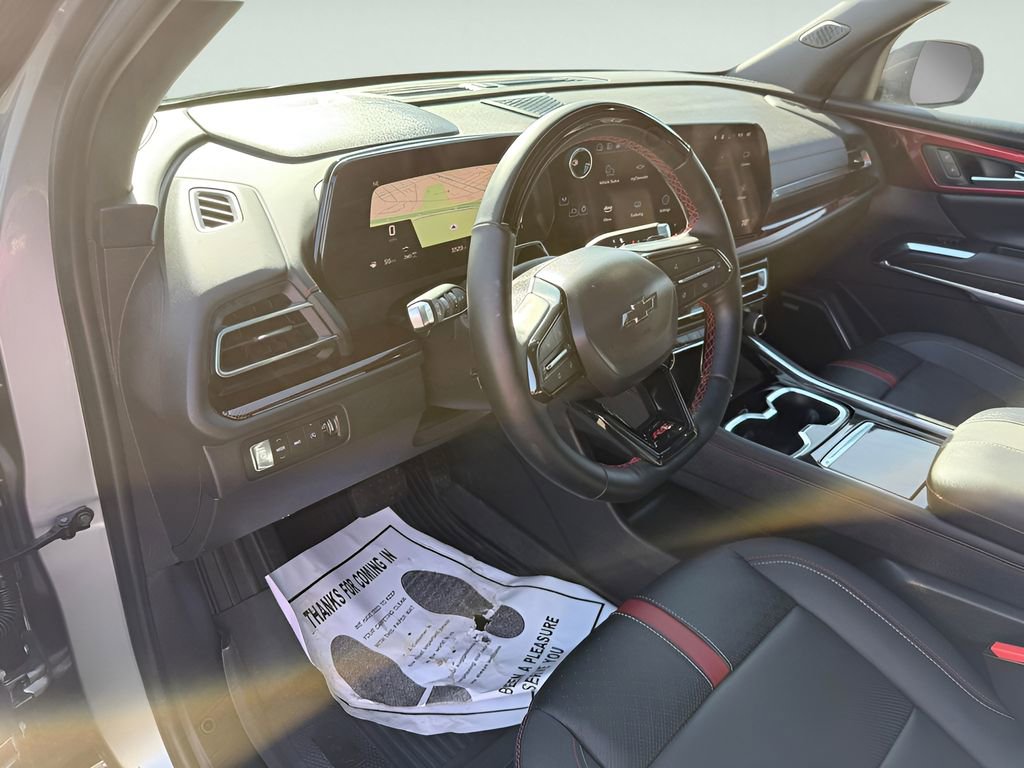 Used 2025 Chevrolet Traverse RS AWD/4WD image 41