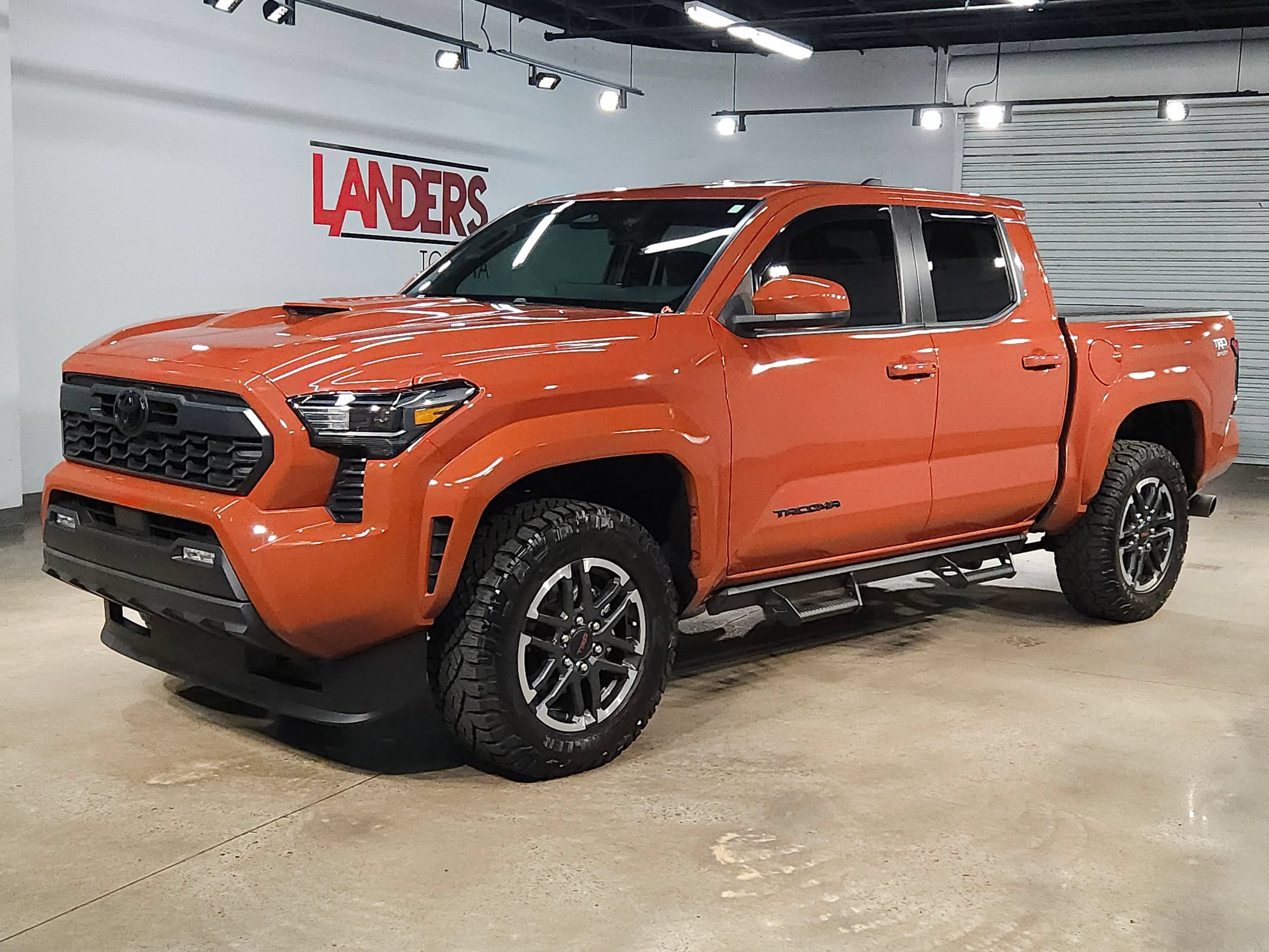 Certified 2025 Toyota Tacoma TRD Sport AWD/4WD image 3