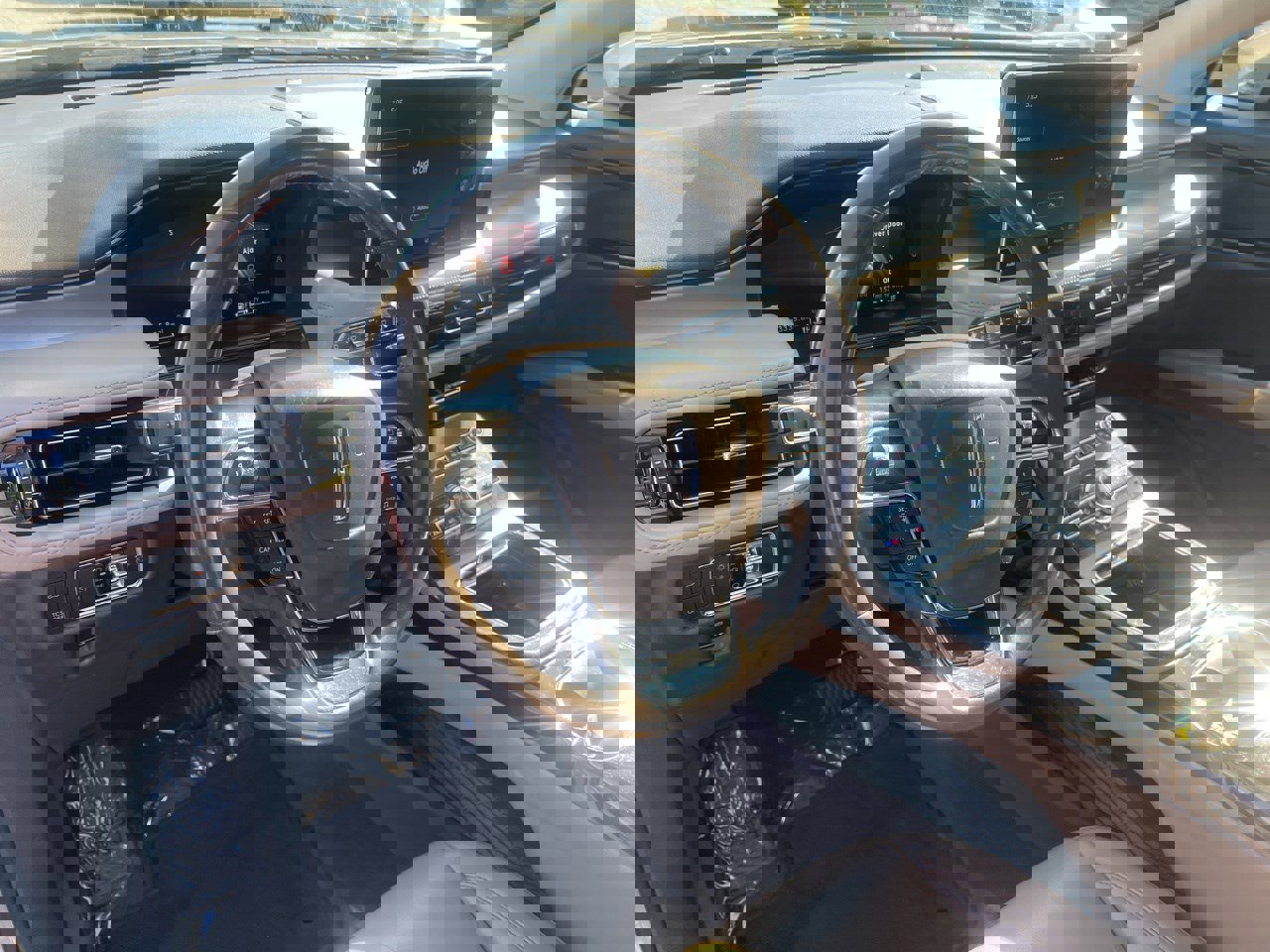 Used 2021 Lincoln Nautilus FWD w/ Equipment Group 101A image 14