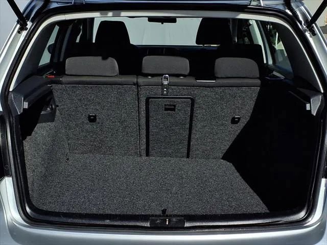 Used 2012 Volkswagen Golf 4-Door image 7