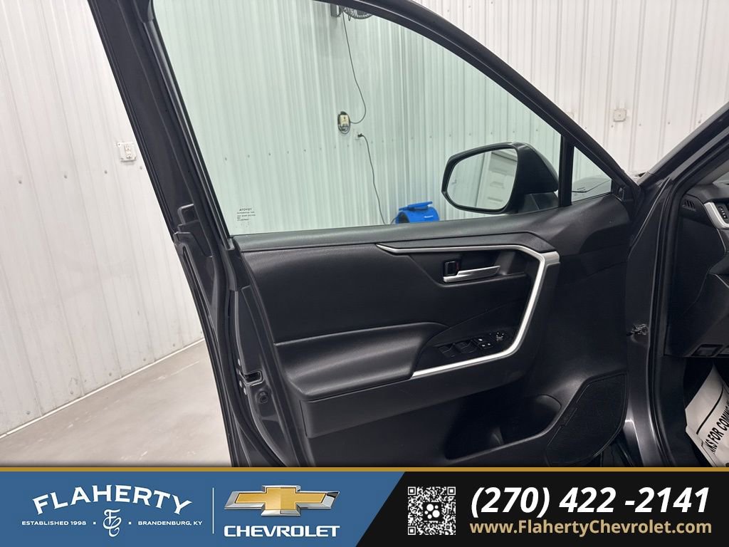 Used 2021 Toyota RAV4 XLE w/ XLE Grade Weather Package image 9