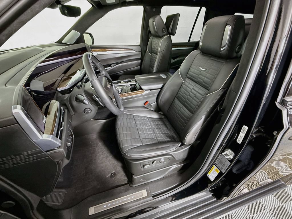 Used 2025 Cadillac Escalade Sport Platinum w/ LPO, ONYX Package AWD/4WD image 22