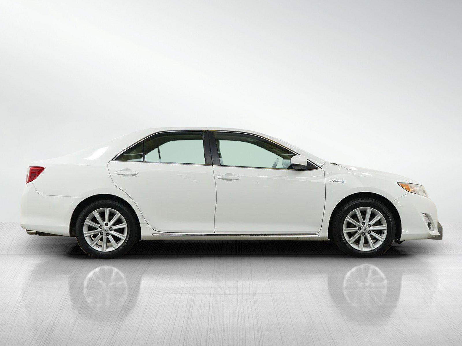 Used 2013 Toyota Camry XLE w/ Leather Pkg FWD image 6