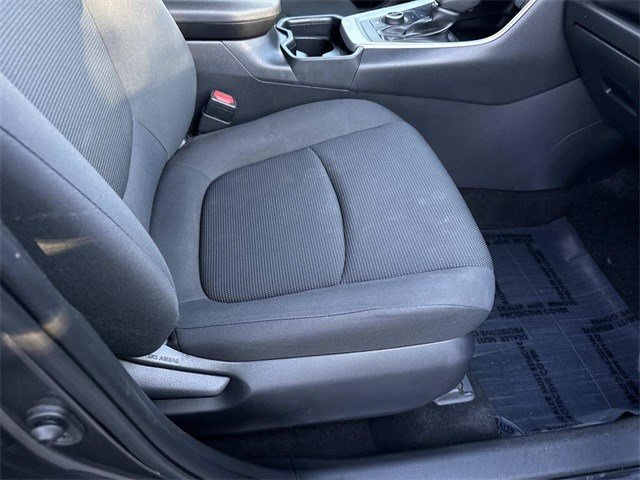 Used 2019 Toyota RAV4 LE image 10