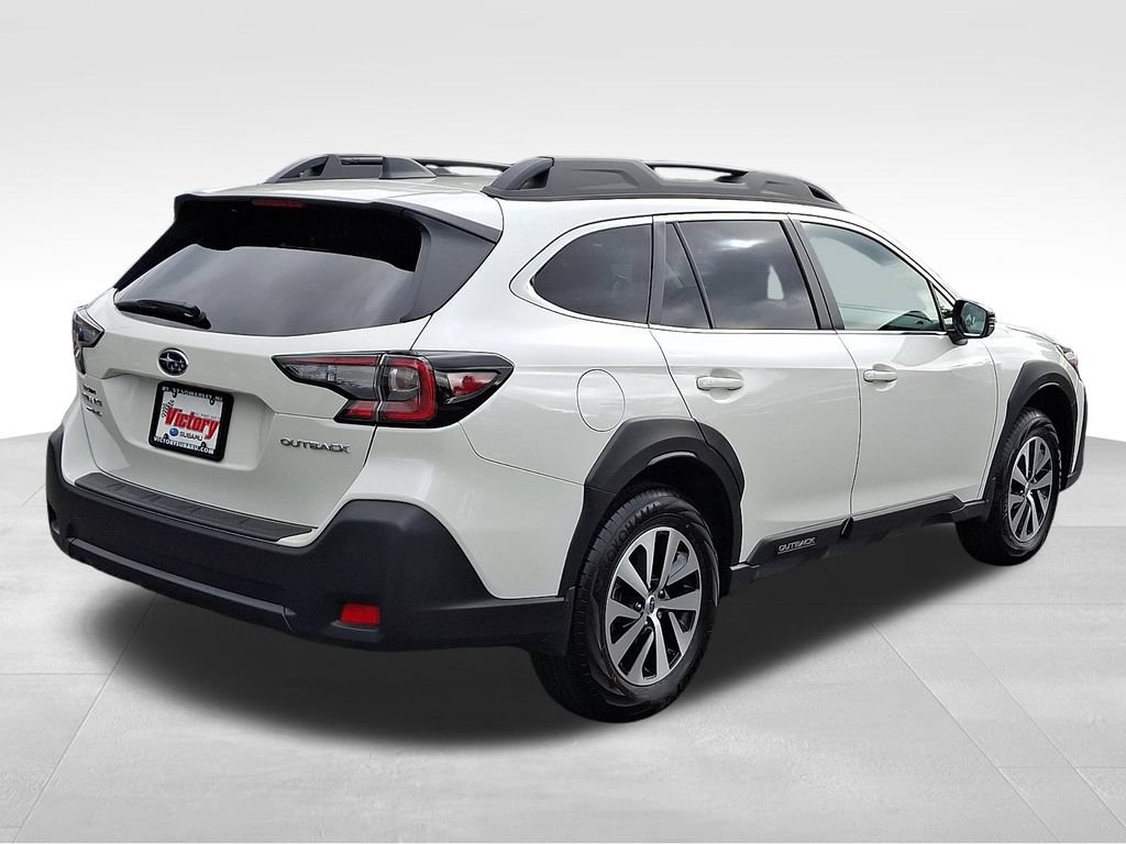 Used 2025 Subaru Outback Premium AWD/4WD image 6