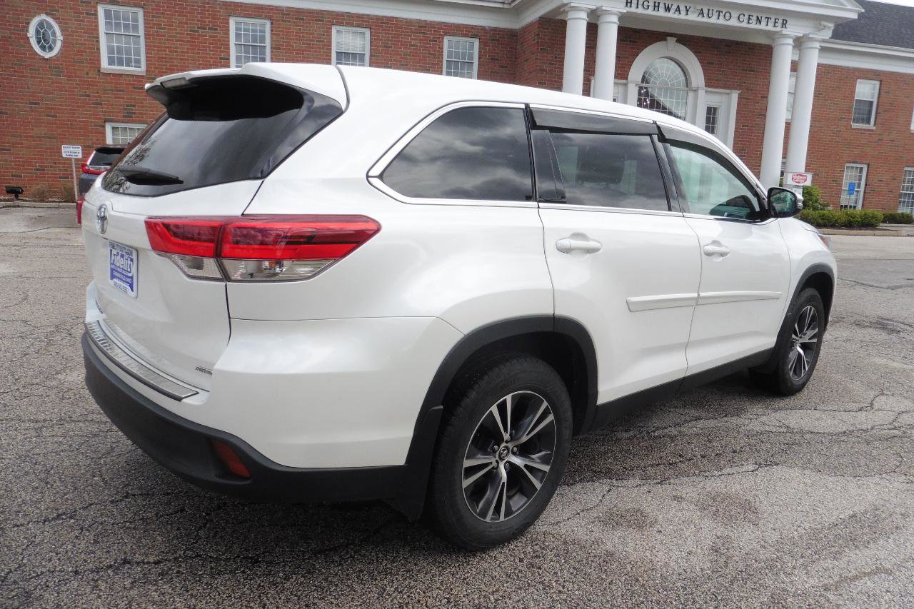 Used 2019 Toyota Highlander LE w/ Protection Package #3 AWD/4WD image 21