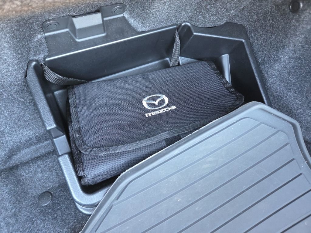 Used 2021 MAZDA MX-5 Miata RF Grand Touring image 18