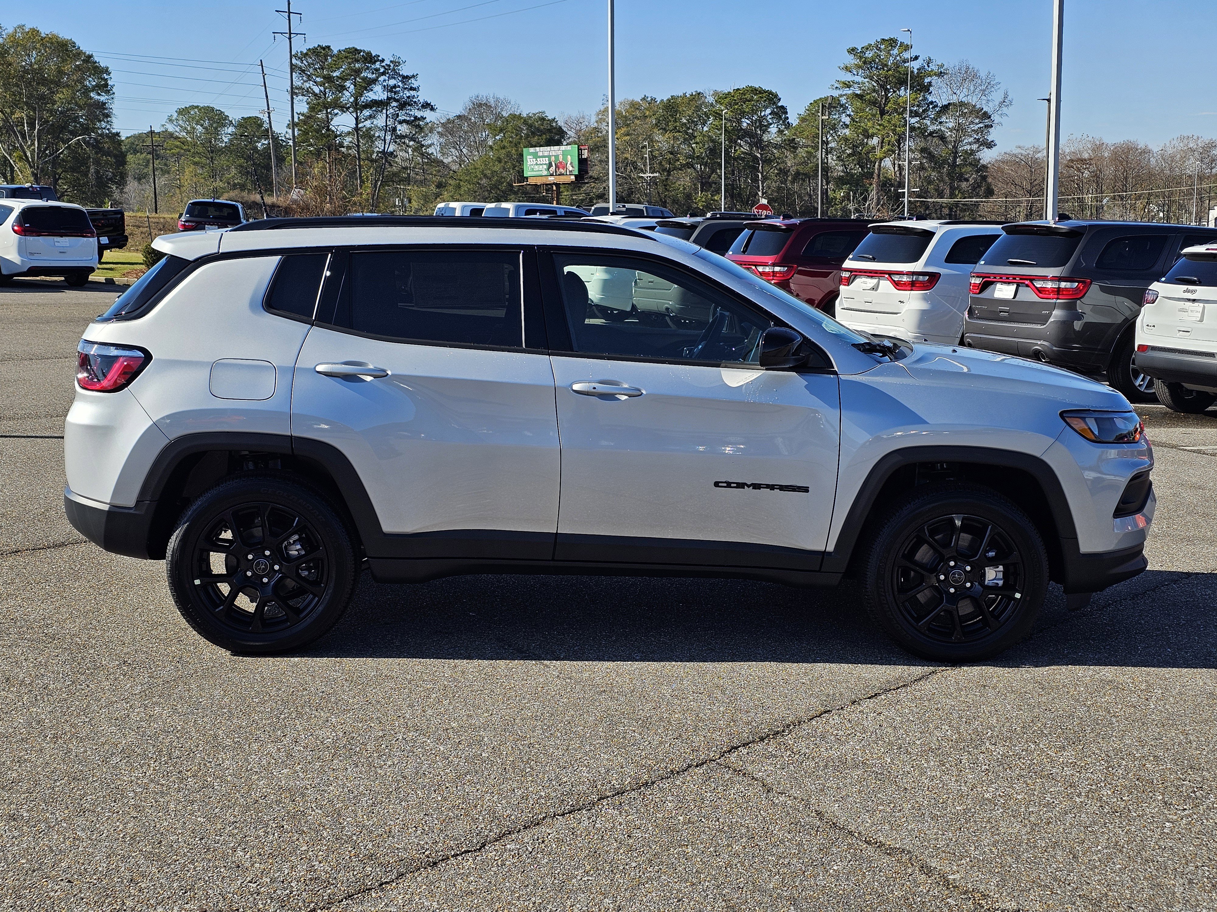 New 2026 Jeep Compass Latitude image 7