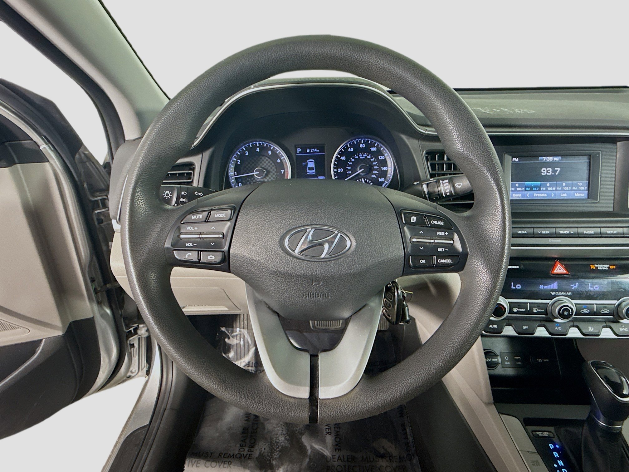 Used 2020 Hyundai Elantra SE w/ Cargo Package (C1) image 13