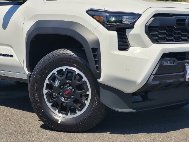 New 2026 Toyota Tacoma TRD Off-Road w/ TRD Off Road Premium Package AWD/4WD image 3