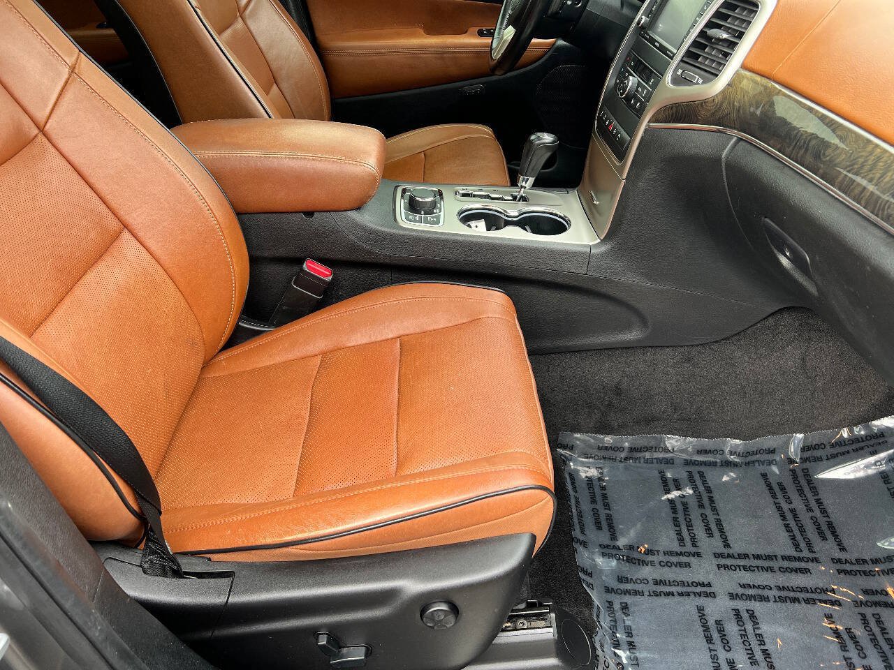 Used 2011 Jeep Grand Cherokee Overland Summit AWD/4WD image 26