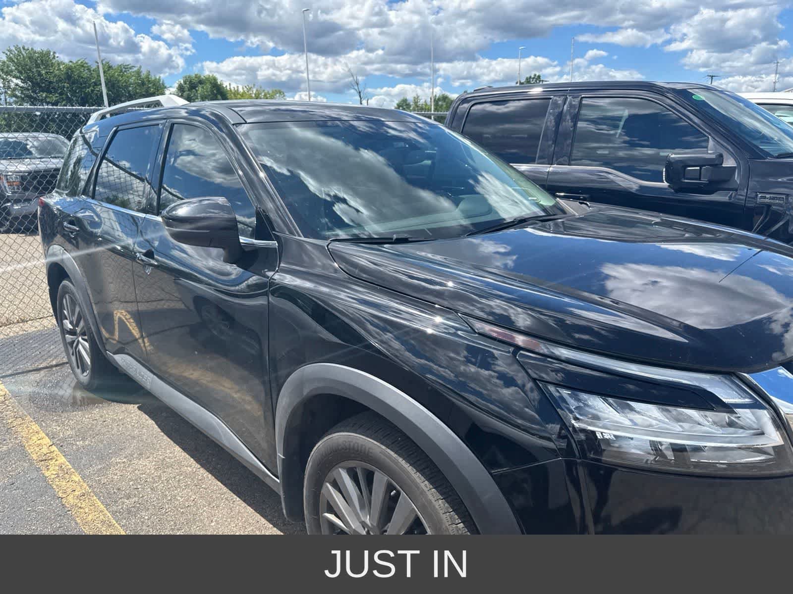 Used 2022 Nissan Pathfinder SL AWD/4WD image 8