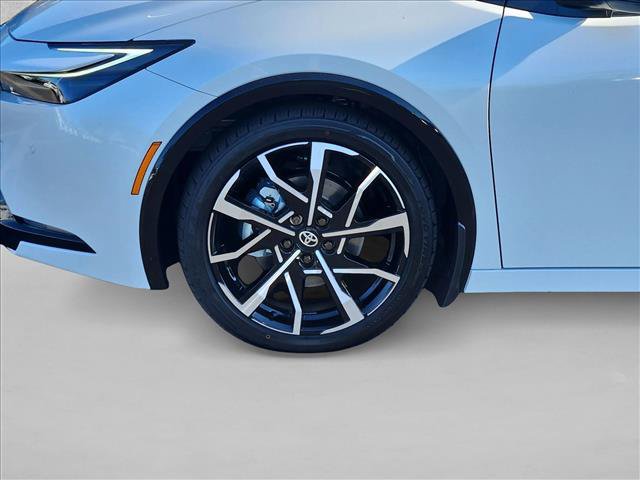 New 2027 Toyota Prius Plug-In Hybrid FWD image 10
