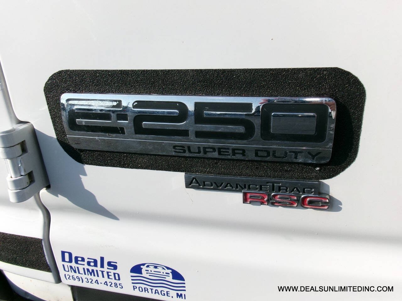 Used 2014 Ford E-250 and Econoline 250 w/ Power Group RWD image 5