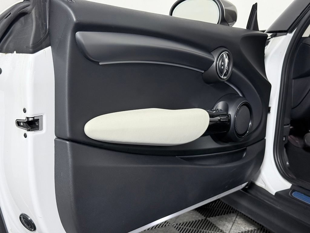 Used 2024 MINI Cooper S w/ Signature Upholstery Package FWD image 27