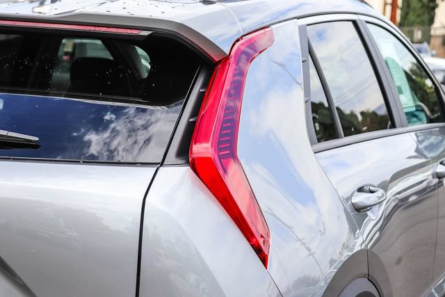 Certified 2025 Kia Niro EX FWD image 10