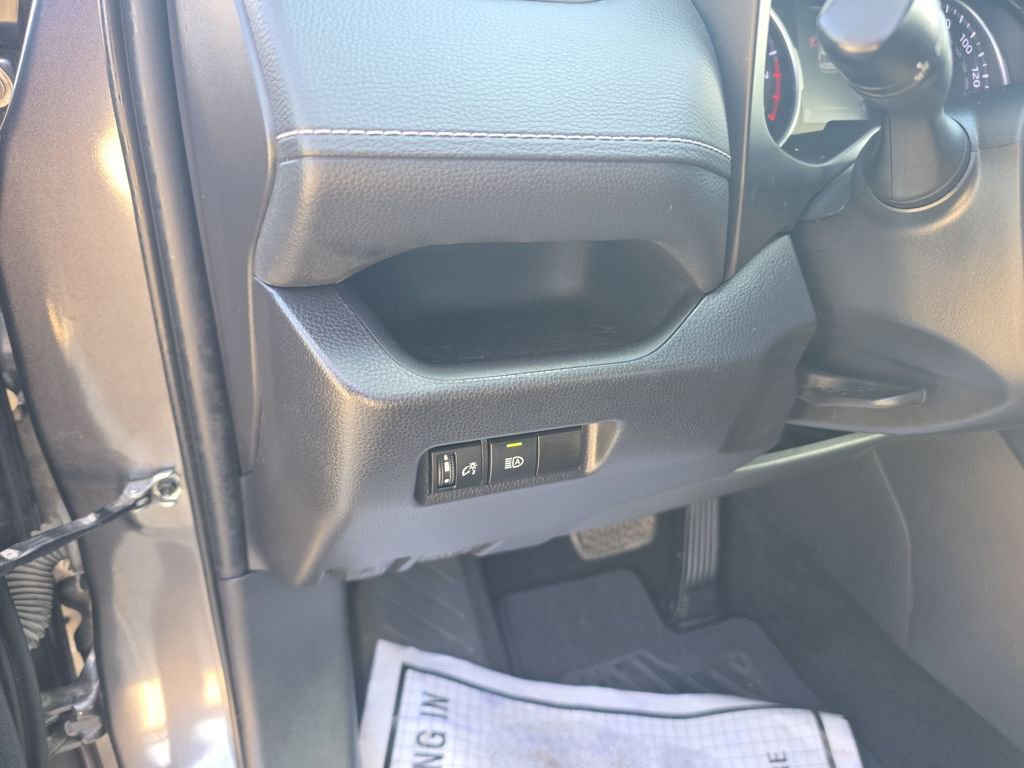 Used 2021 Toyota RAV4 XLE image 11