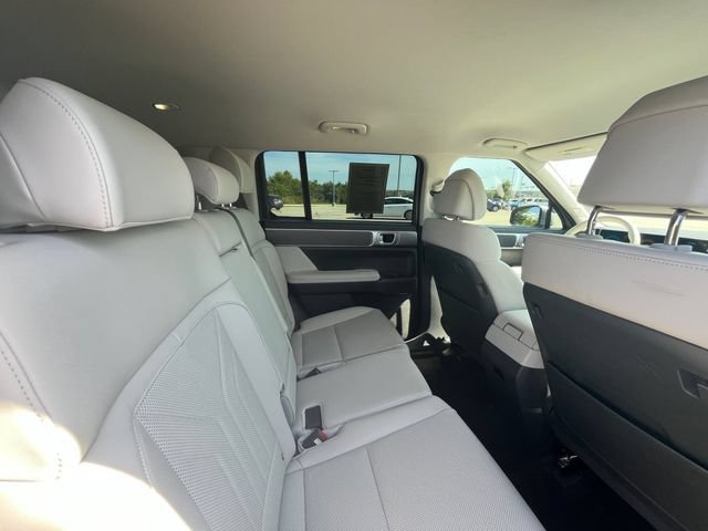 Used 2025 Hyundai Santa Fe SEL FWD image 29