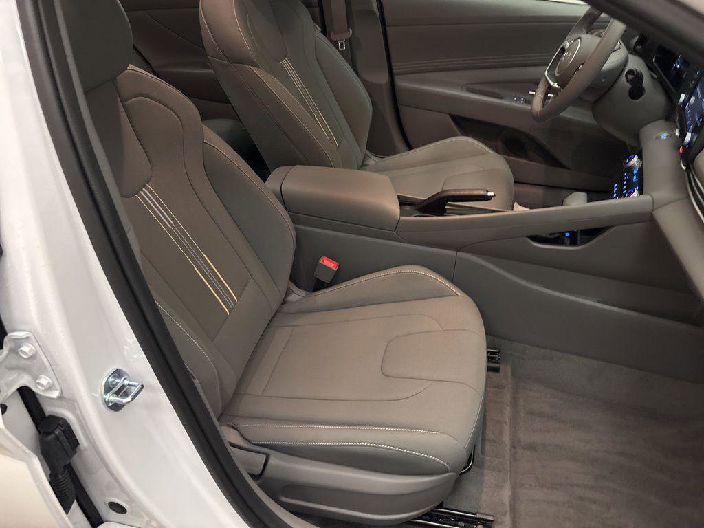 New 2025 Hyundai Elantra Sport image 22