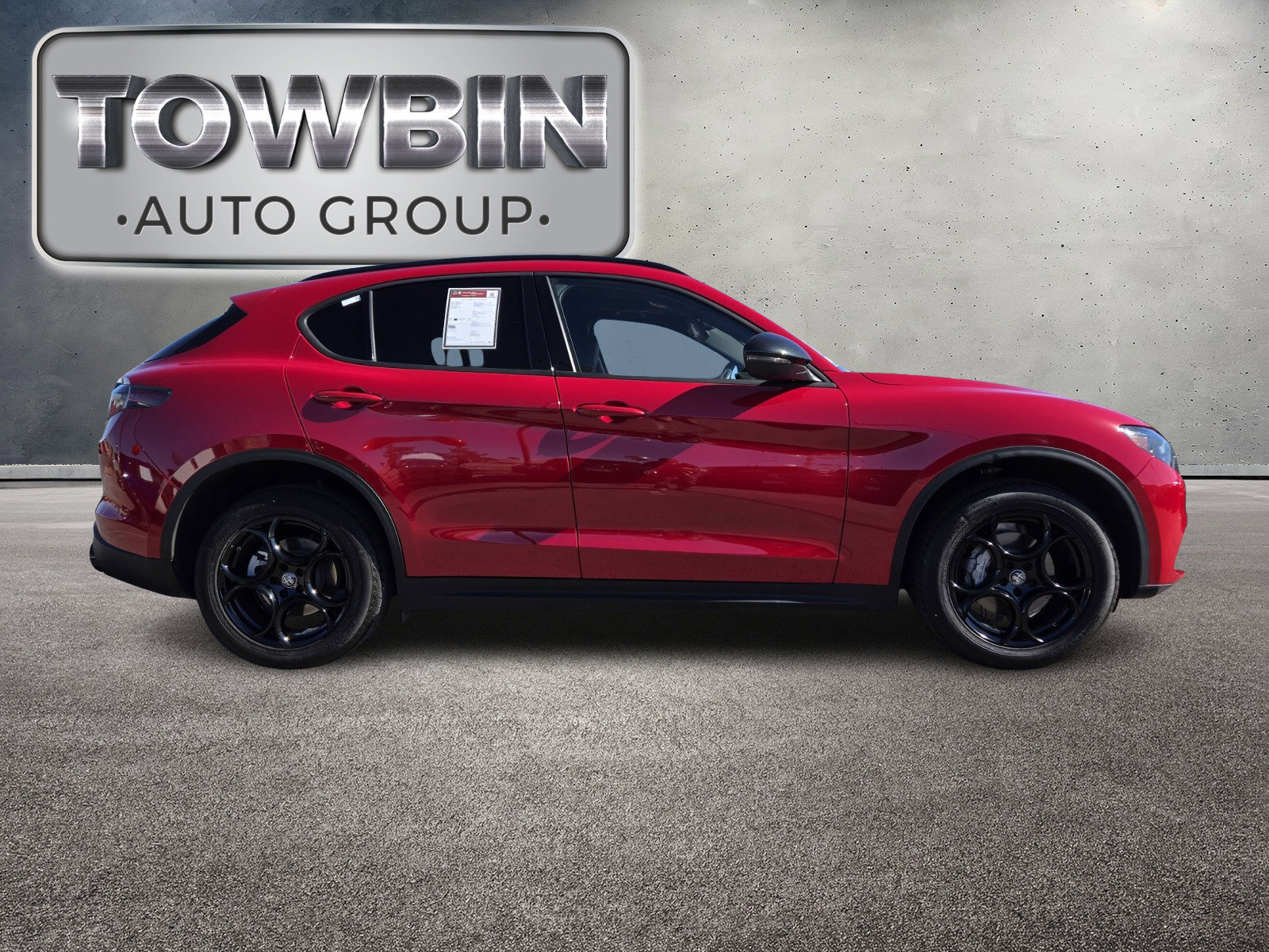 Used 2024 Alfa Romeo Stelvio Sprint image 3