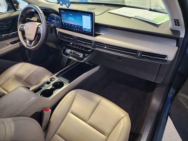 Used 2023 Lincoln Corsair FWD image 16