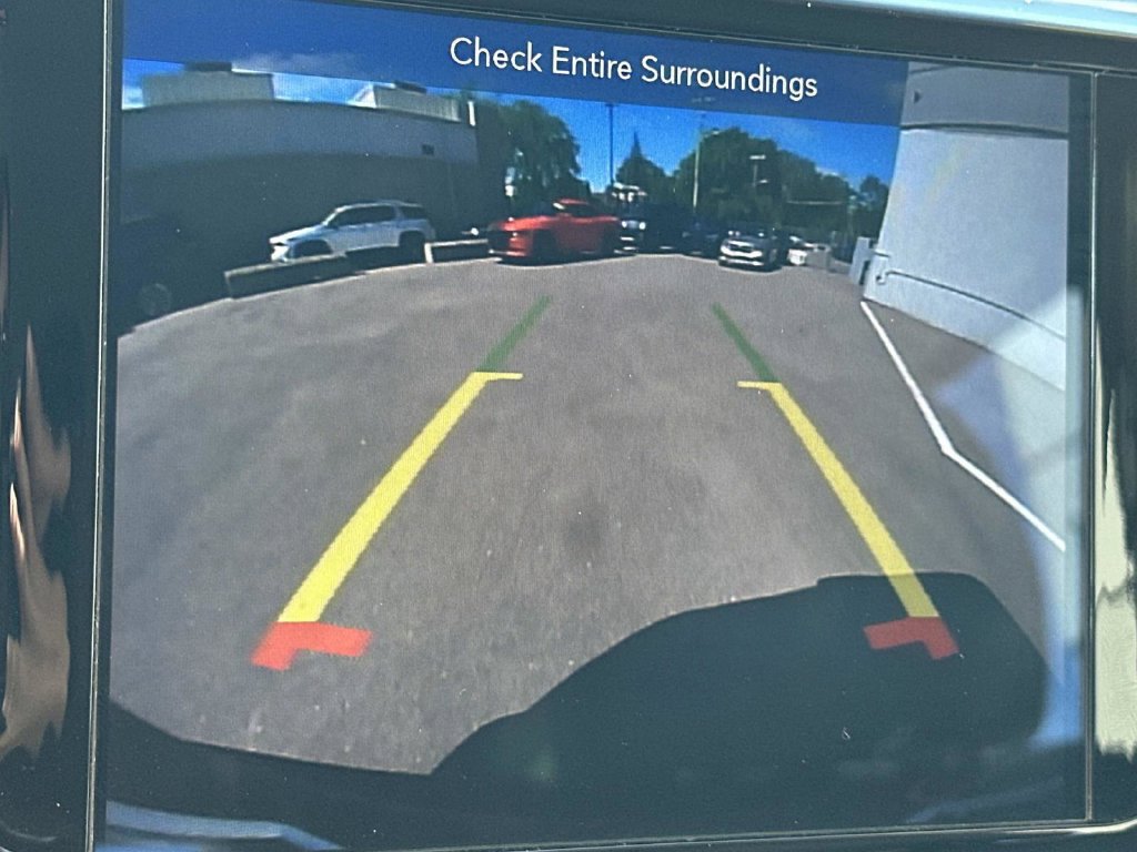 Used 2018 Chrysler Pacifica Touring-L Plus FWD image 28