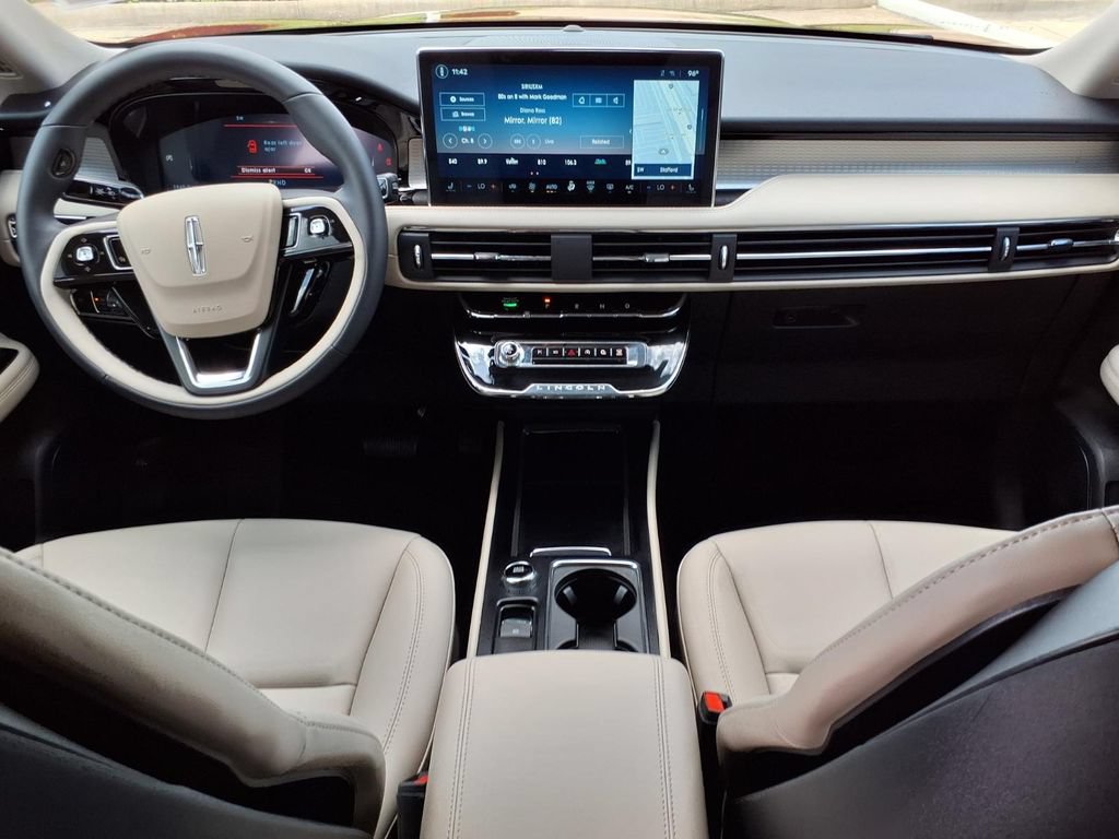 Used 2026 Lincoln Corsair Premiere FWD image 9