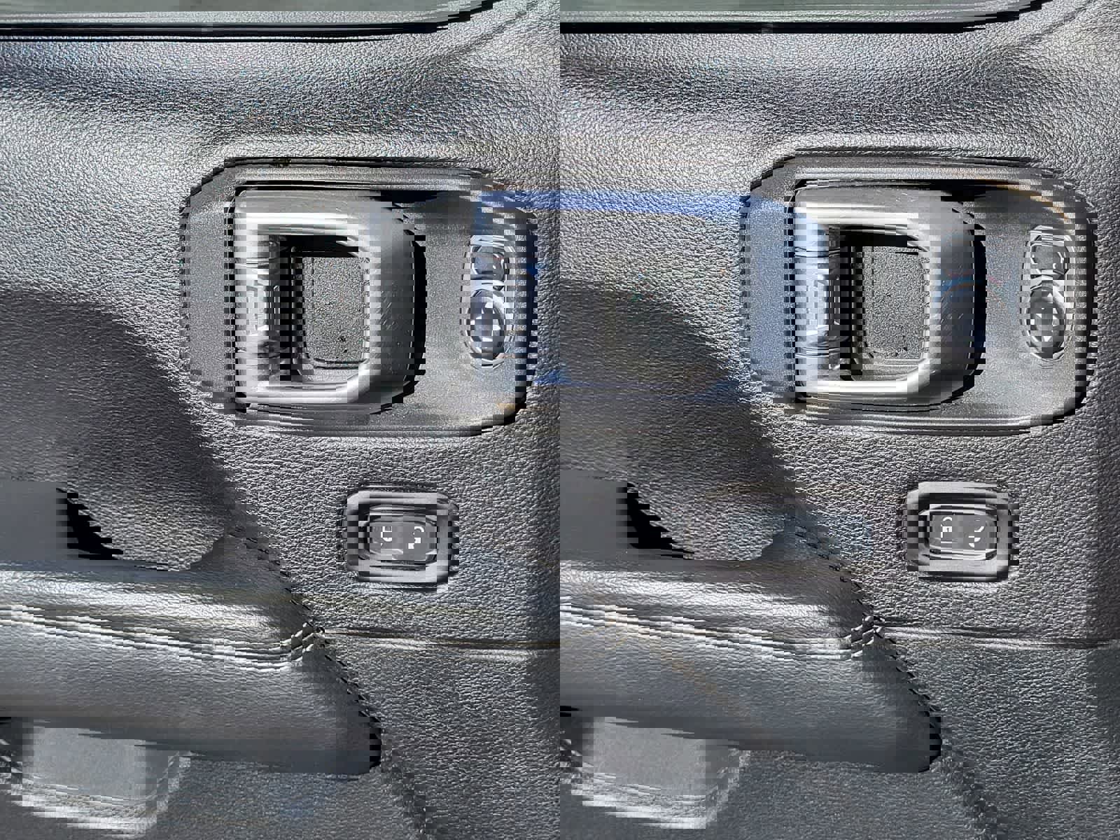 Used 2020 Jeep Gladiator Overland image 15