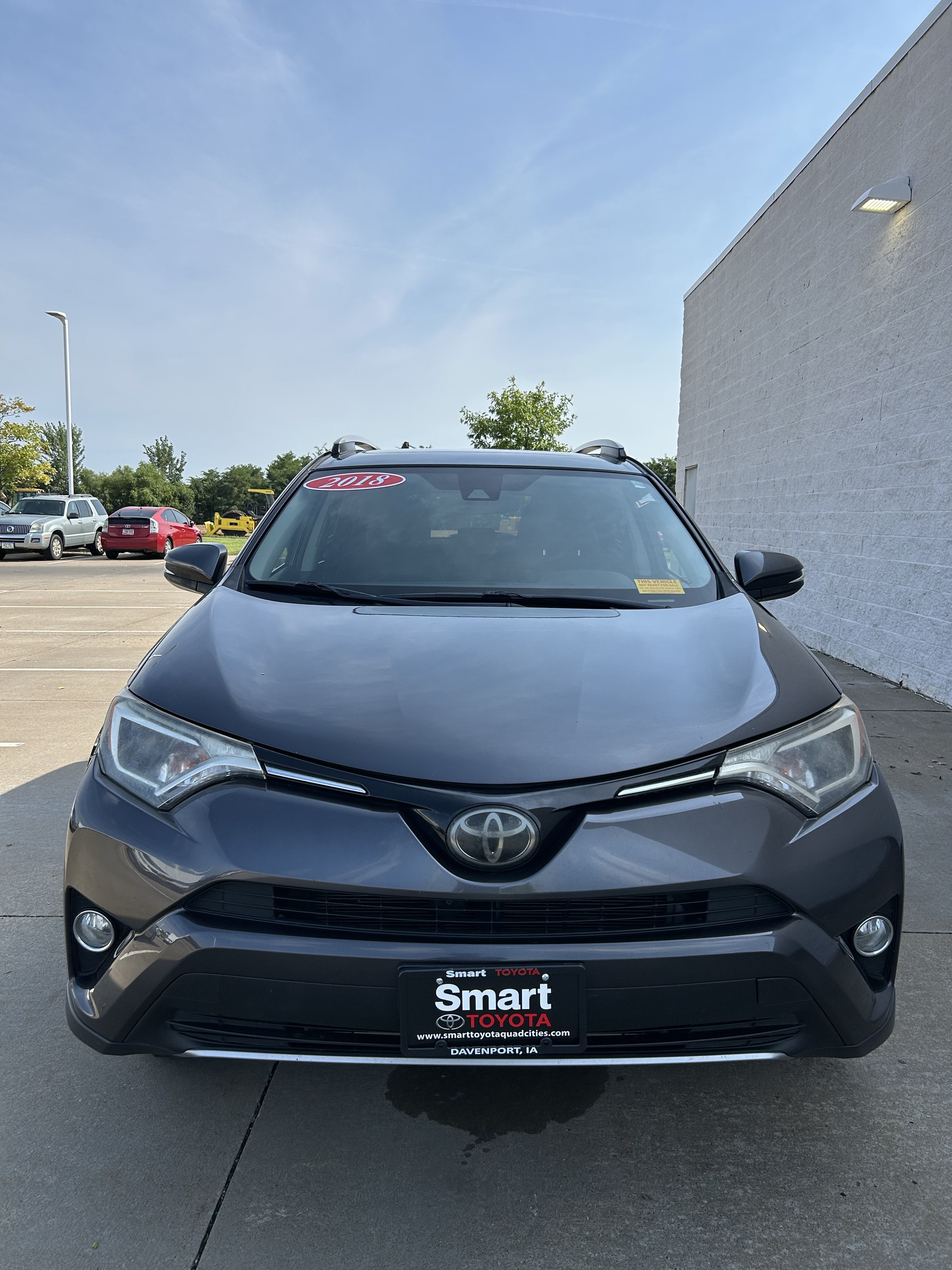 Used 2018 Toyota RAV4 XLE AWD/4WD image 2