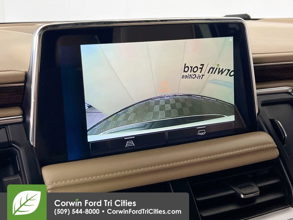 Used 2022 Chevrolet Suburban Premier AWD/4WD image 22