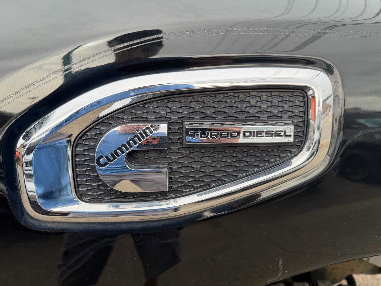 Used 2017 Nissan Titan SV AWD/4WD image 22