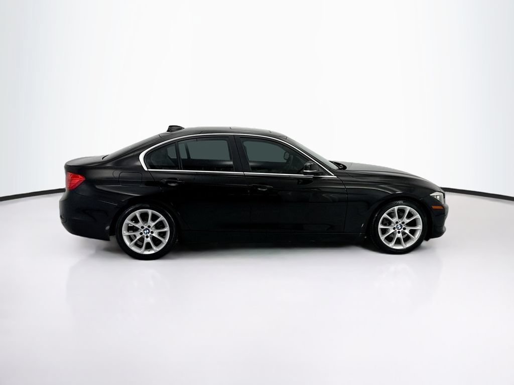 Used 2015 BMW 320i Sedan RWD image 4