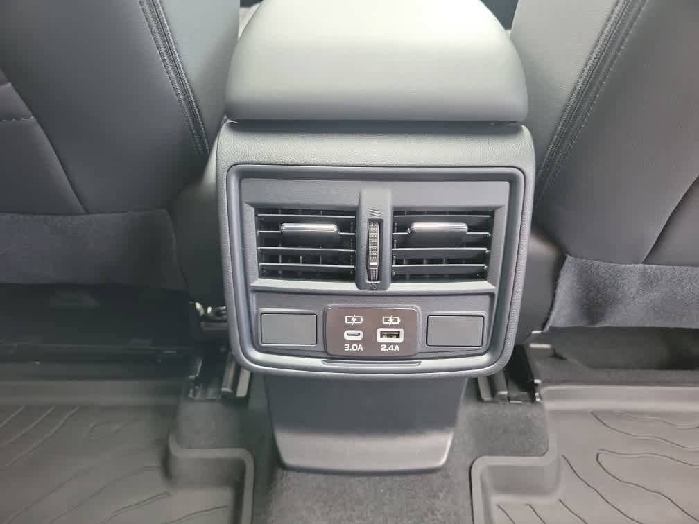 Certified 2025 Subaru Forester Premium AWD/4WD image 32